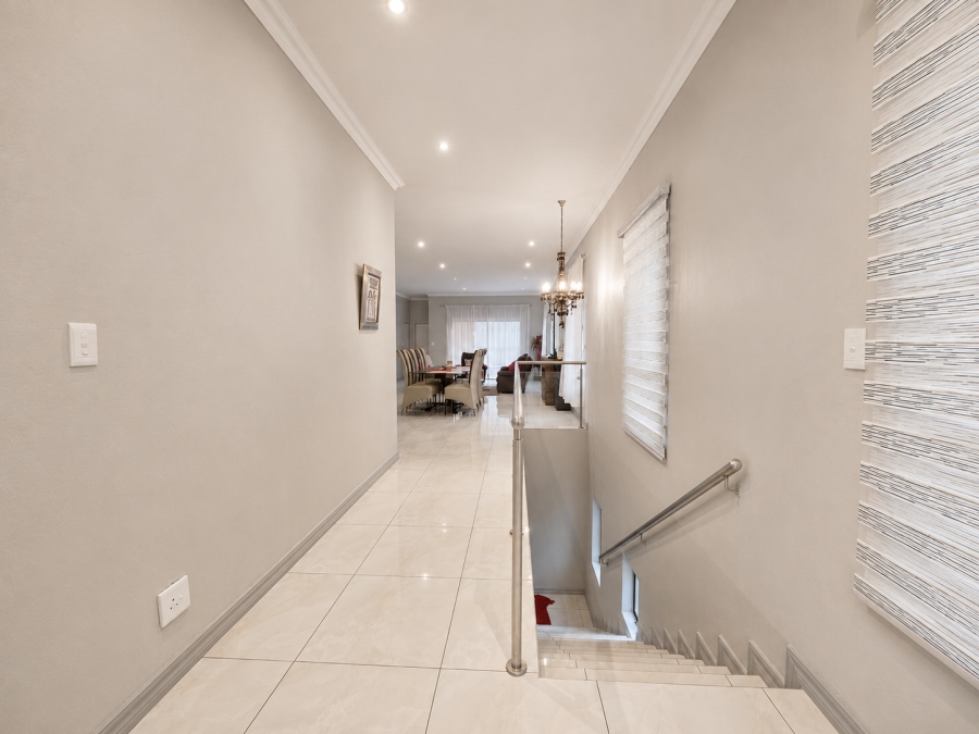 To Let 4 Bedroom Property for Rent in Estate D Afrique North West